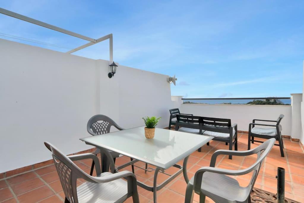 Duplex Con Vistas Al Mar, Piscina Y Gimnasio - Las Abejeras 226 Estepona Kültér fotó