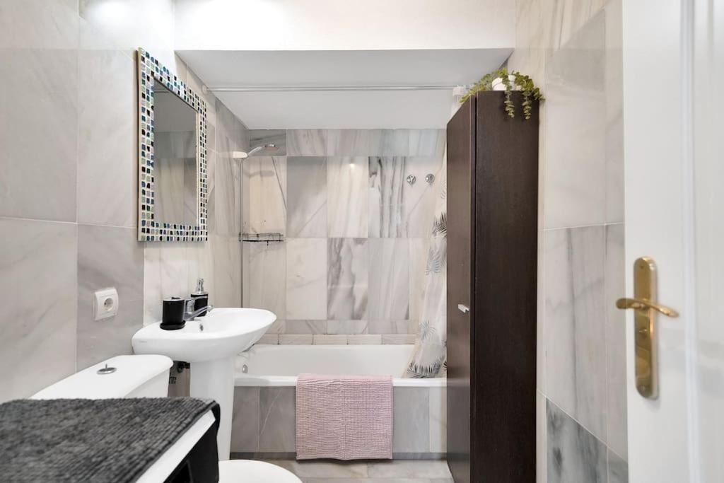 Duplex Con Vistas Al Mar, Piscina Y Gimnasio - Las Abejeras 226 Estepona Kültér fotó